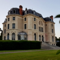 Vous recherchez un lieu exceptionnel pour votre mariage en Auvergne ? Choisissez le Château de La Canière, à Thuret, proche de Clermont-Ferrand !