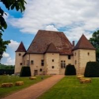 château de la rivière à chareil-cintrat